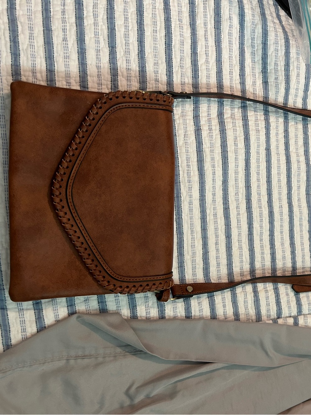 Classic Brown Women’s Crossbody Bag - Stylish Everyday Tote